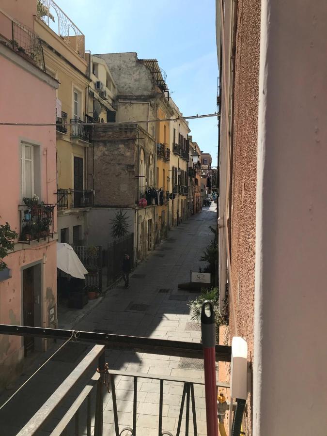 Apartamento casa SorrisiEsoGni Cagliari Exterior foto
