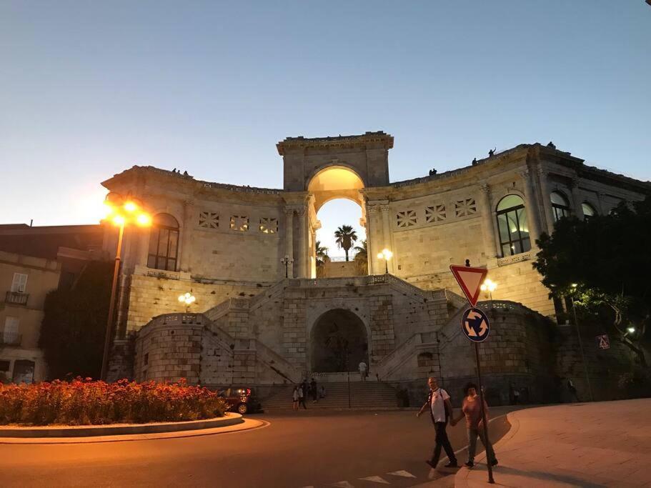 Apartamento casa SorrisiEsoGni Cagliari Exterior foto